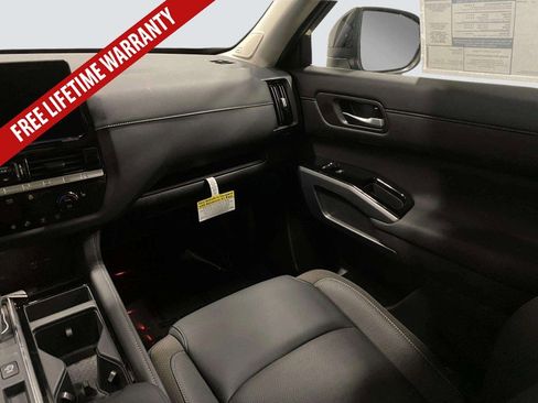 New 2026 Nissan Pathfinder SL w/ SL Premium Package FWD image 24