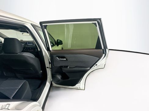 Used 2023 Nissan Rogue SV FWD image 28