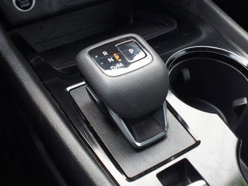 Used 2023 Nissan Rogue S image 10