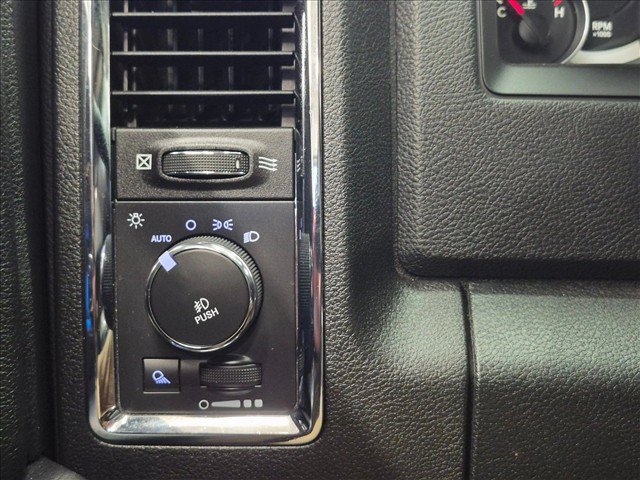 Used 2016 RAM 1500 Laramie RWD image 16