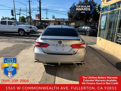 Used 2019 Toyota Camry SE FWD image 10