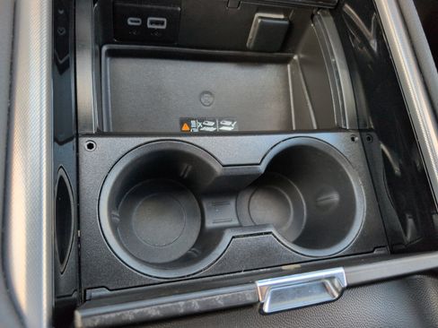 Used 2024 GMC Yukon Denali w/ Advanced Technology Package image 30