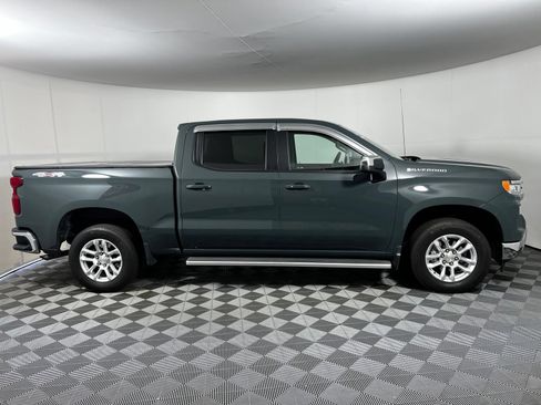 Used 2025 Chevrolet Silverado 1500 LT AWD/4WD image 4