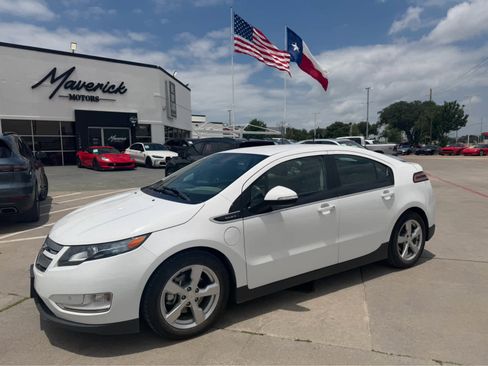 Used 2015 Chevrolet Volt Premium w/ Premium Trim Package FWD image 1