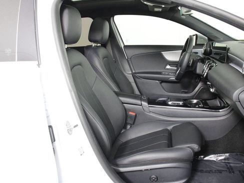 Used 2021 Mercedes-Benz A 220 image 29