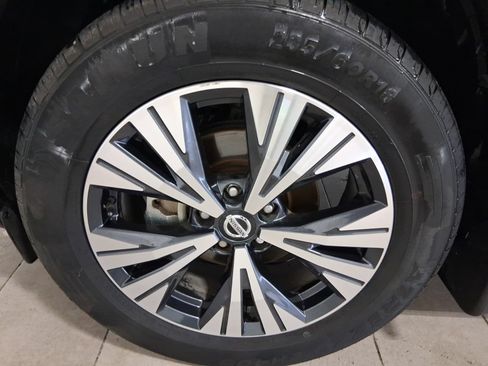 Used 2021 Nissan Rogue SV FWD image 9