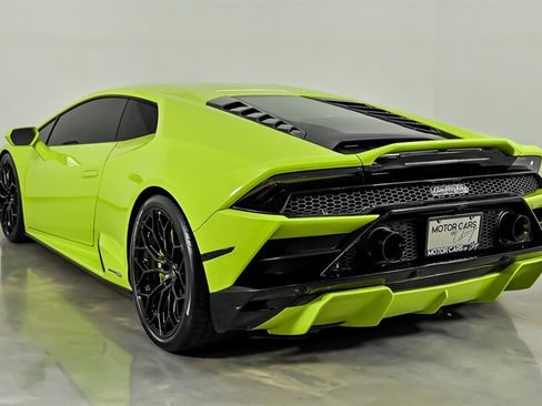 Used 2022 Lamborghini Huracan EVO RWD image 7