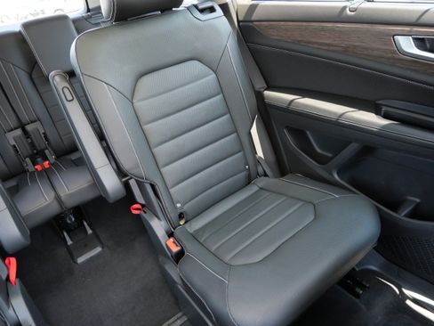 Certified 2024 Volkswagen Atlas SEL AWD/4WD image 14