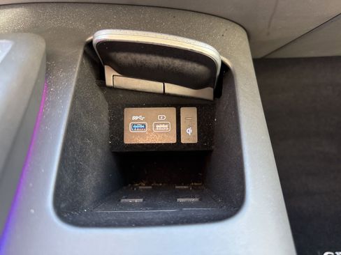 Used 2025 Genesis Electrified GV70 Advanced w/ Prestige Package image 28