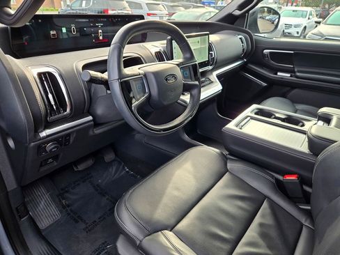 Used 2025 Ford Expedition Platinum w/ Stealth Appearance Package image 11