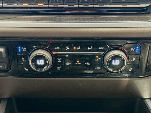 Used 2022 Chevrolet Silverado 1500 LTZ w/ LTZ Convenience Package II AWD/4WD image 16