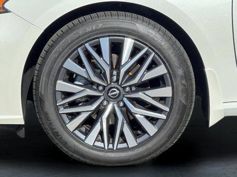 Used 2023 Nissan Altima 2.5 SV w/ SV Premium Package image 25