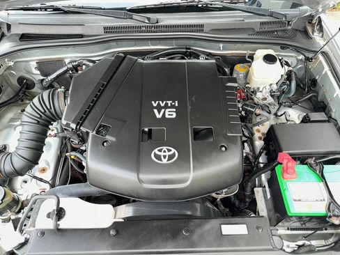 Used 2007 Toyota 4Runner SR5 AWD/4WD image 28