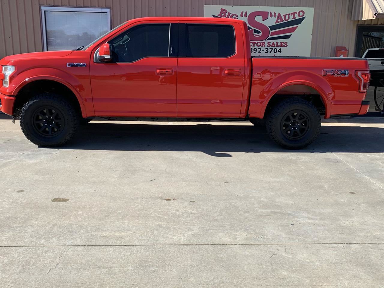 Used 2015 Ford F150 Lariat w/ Equipment Group 502A Luxury AWD/4WD image 5