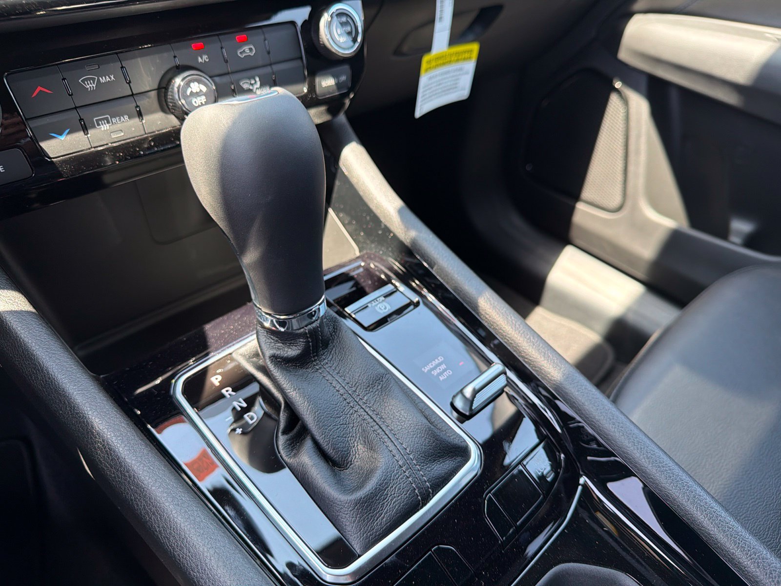 New 2026 Jeep Compass Latitude AWD/4WD image 24