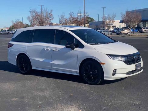 Certified 2024 Honda Odyssey Sport image 2
