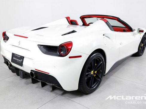 Used 2018 Ferrari 488 Spider RWD image 9