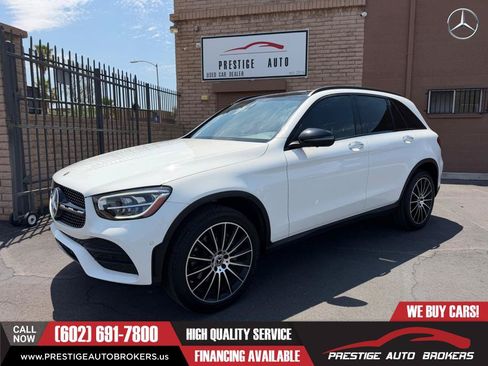 Used 2021 Mercedes-Benz GLC 300 w/ AMG Line image 5