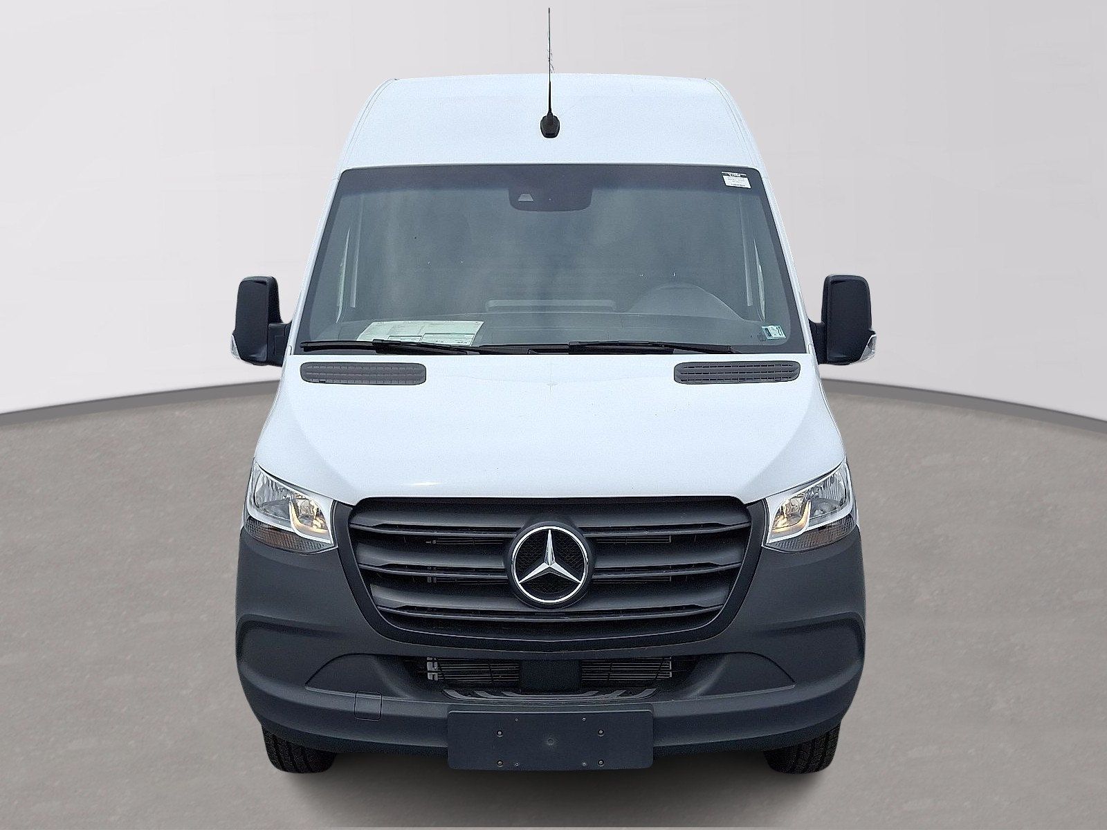 Used 2024 Mercedes-Benz Sprinter 3500 image 2