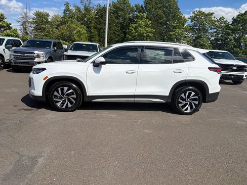 Used 2025 Volkswagen Tiguan S FWD image 2
