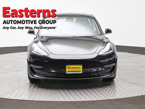 Used 2019 Tesla Model 3 Standard Range Plus RWD image 2
