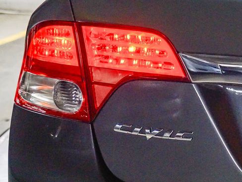 Used 2009 Honda Civic DX-VP image 11