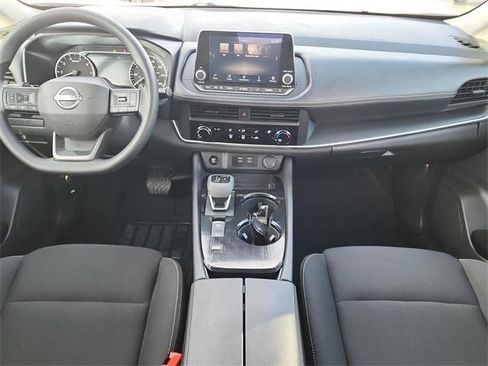 Used 2025 Nissan Rogue S image 23
