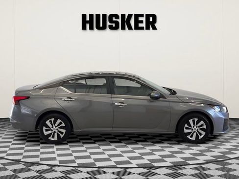Used 2023 Nissan Altima 2.5 S image 2