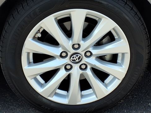 Used 2019 Toyota Camry LE w/ Carpet Mat Package FWD image 8