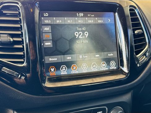 Used 2018 Jeep Compass Limited AWD/4WD image 18