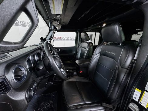 Used 2019 Jeep Wrangler Unlimited Sahara image 20