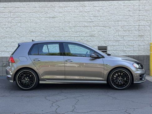 Used 2017 Volkswagen Golf 4-Door AWD/4WD image 17