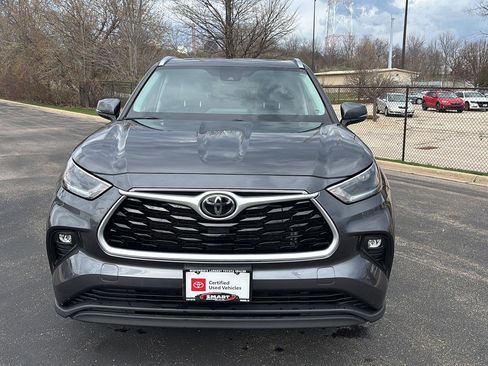 Used 2021 Toyota Highlander XLE image 20