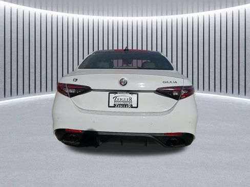 New 2025 Alfa Romeo Giulia AWD image 11