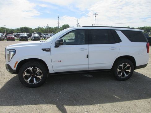New 2026 GMC Yukon AT4 Ultimate AWD/4WD image 7
