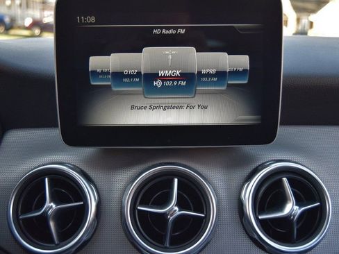 Used 2020 Mercedes-Benz GLA 250 4MATIC image 23