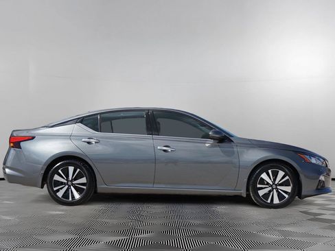 Used 2019 Nissan Altima 2.5 SV FWD image 4