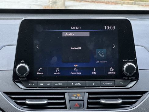 Certified 2023 Nissan Altima 2.5 SR image 3