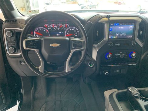 Used 2020 Chevrolet Silverado 1500 LT w/ Convenience Package AWD/4WD image 15