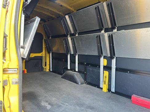 Used 2019 Ford Transit 250 148 High Roof Extended RWD image 15