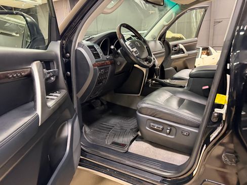 Used 2013 Toyota Land Cruiser AWD/4WD image 23