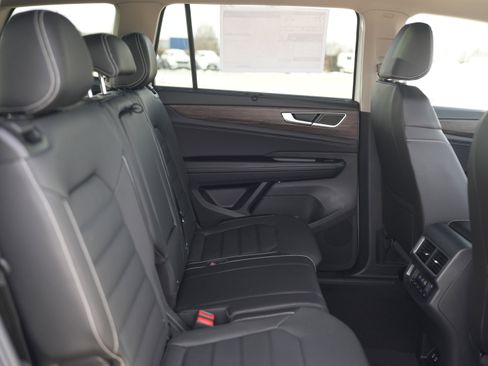 New 2026 Volkswagen Atlas Peak Edition image 23