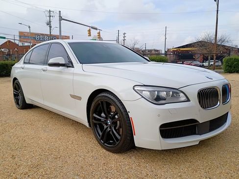 Used 2014 BMW 750Li 750Li image 23