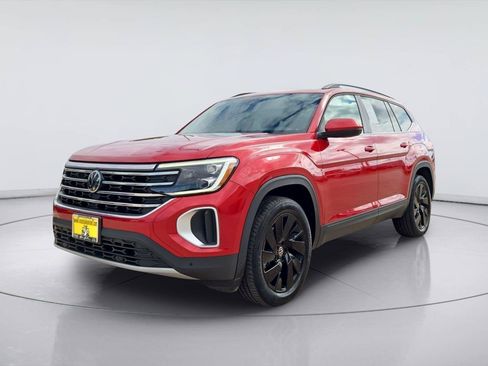 Used 2024 Volkswagen Atlas SE FWD image 1