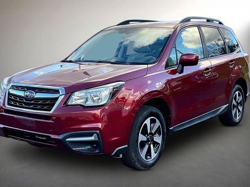 Used 2018 Subaru Forester 2.5i Premium w/ All-Weather Package AWD/4WD image 3