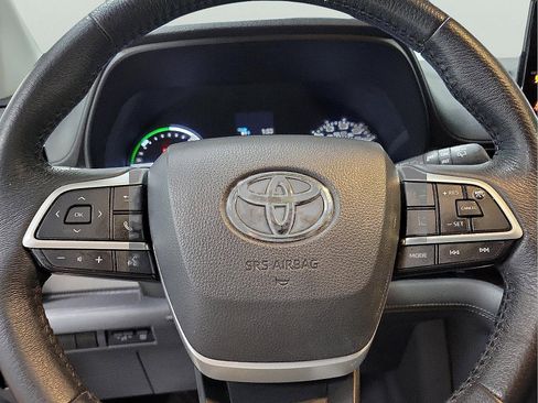 Certified 2021 Toyota Sienna XLE image 19