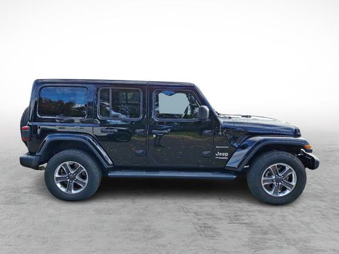 Used 2021 Jeep Wrangler Unlimited Sahara AWD/4WD image 6