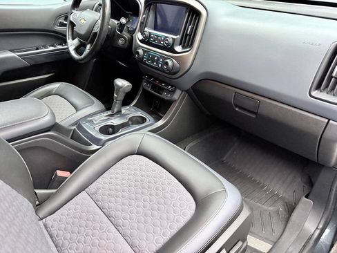 Used 2017 Chevrolet Colorado Z71 AWD/4WD image 11