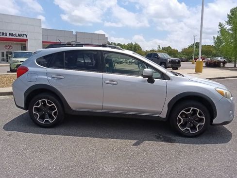 Used 2014 Subaru Crosstrek 2.0i Premium AWD/4WD image 2