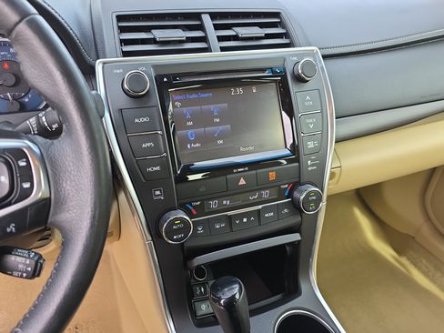 Used 2017 Toyota Camry XLE w/ Moonroof Package image 20